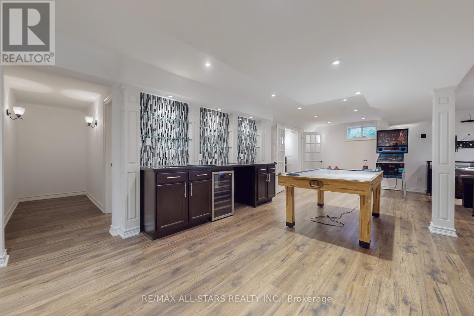 2400 Tesla Crescent, Oakville, Ontario  L6H 7T6 - Photo 30 - W12480334