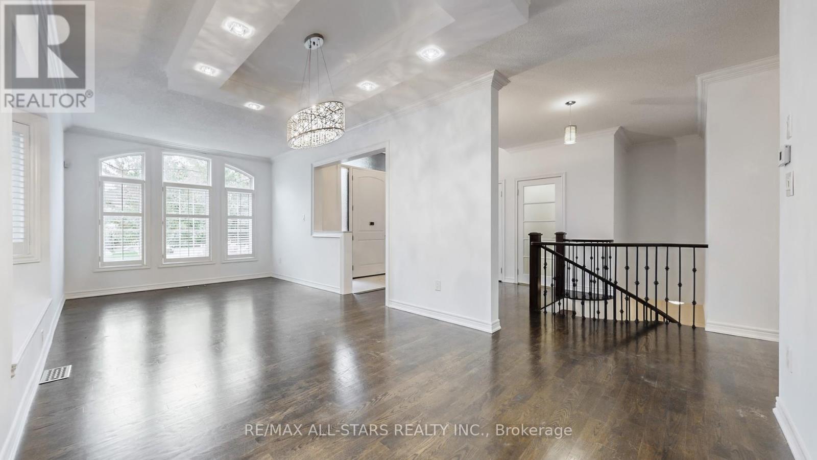 2400 Tesla Crescent, Oakville, Ontario  L6H 7T6 - Photo 13 - W12480334