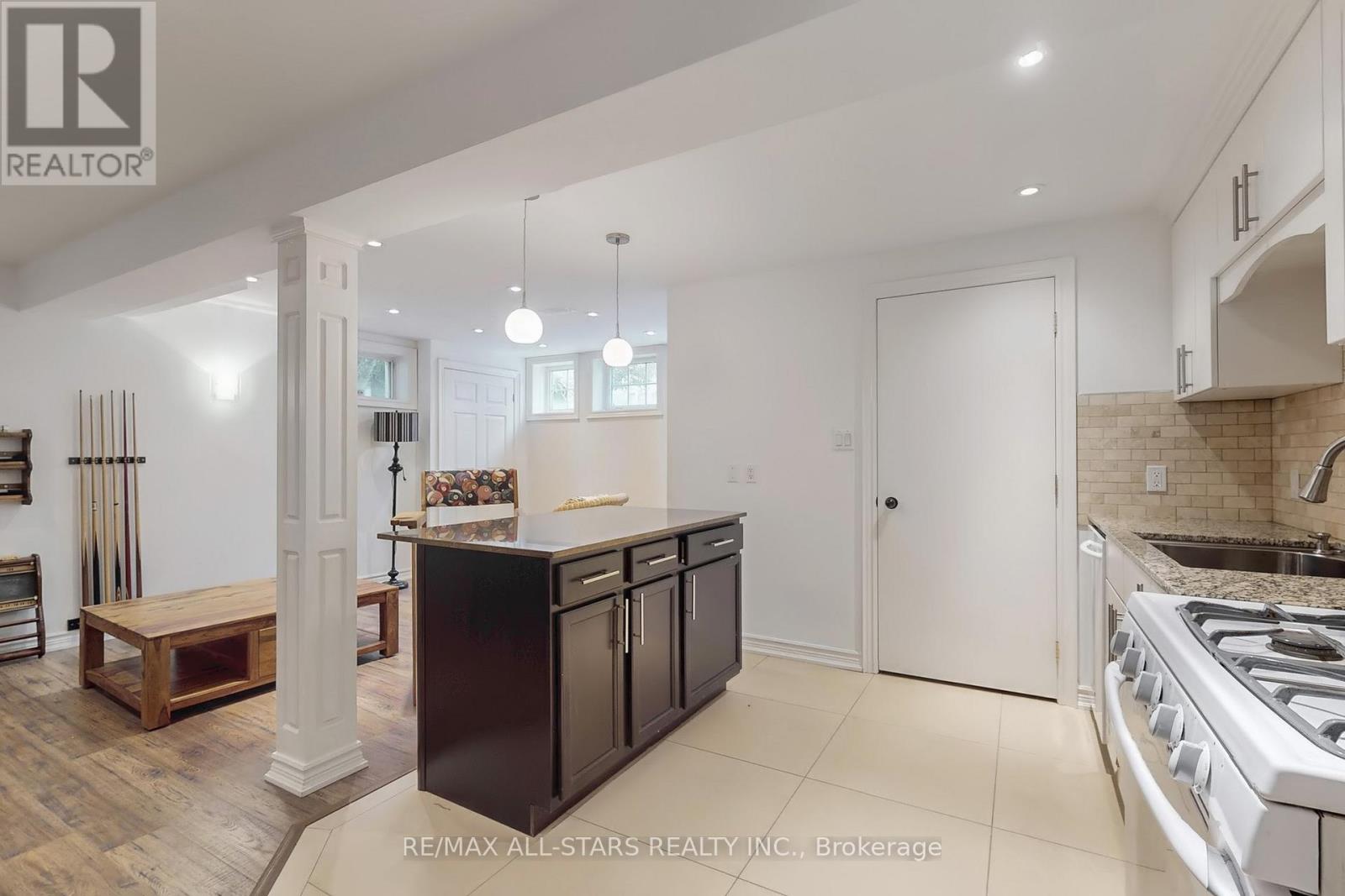 2400 Tesla Crescent, Oakville, Ontario  L6H 7T6 - Photo 36 - W12480334