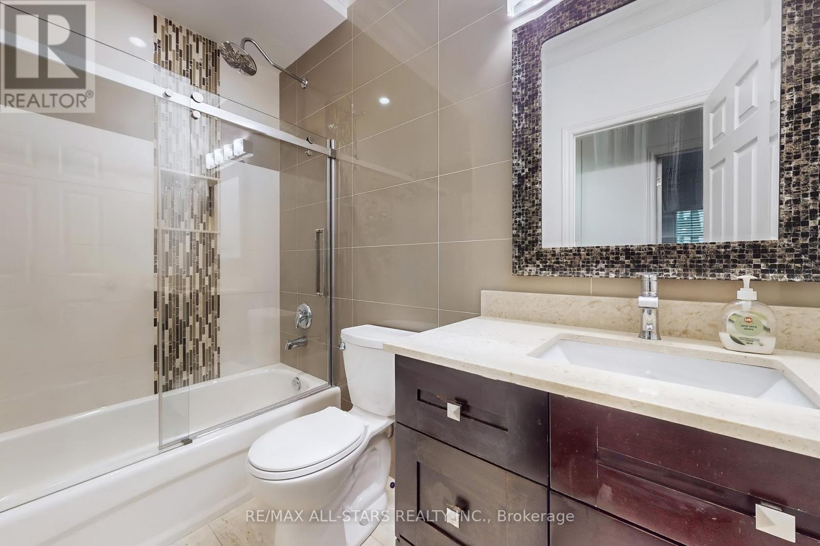 2400 Tesla Crescent, Oakville, Ontario  L6H 7T6 - Photo 26 - W12480334