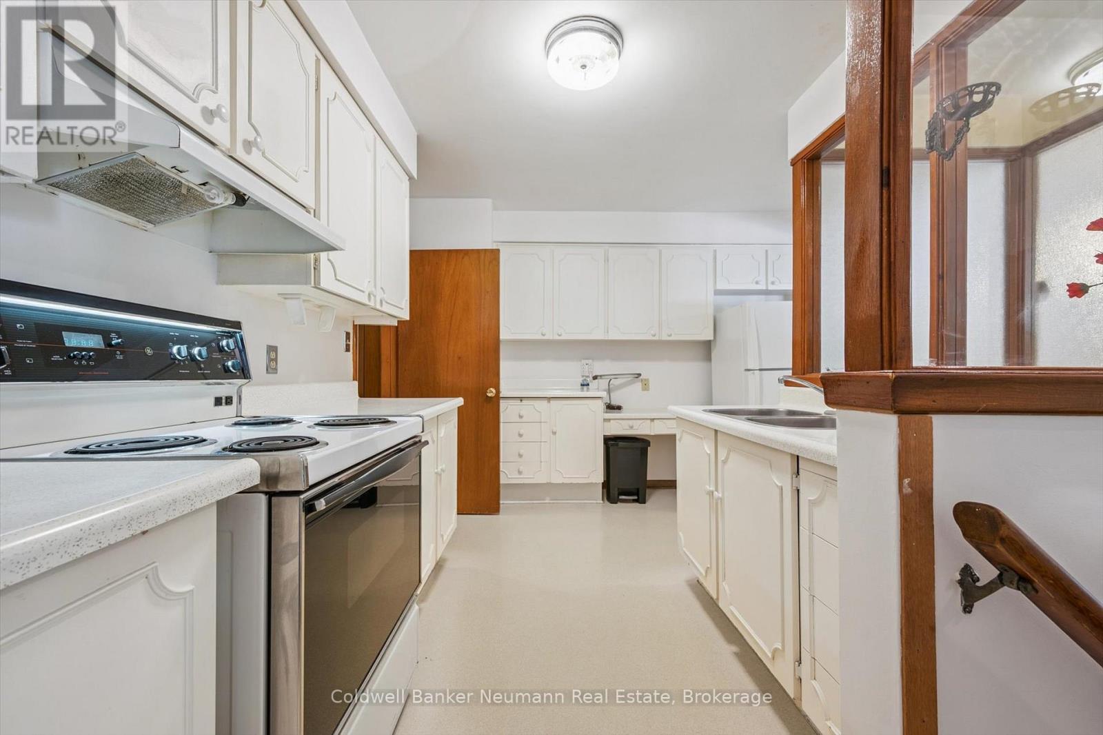 25 Oak Street, Guelph, Ontario  N1G 2N1 - Photo 18 - X12480676