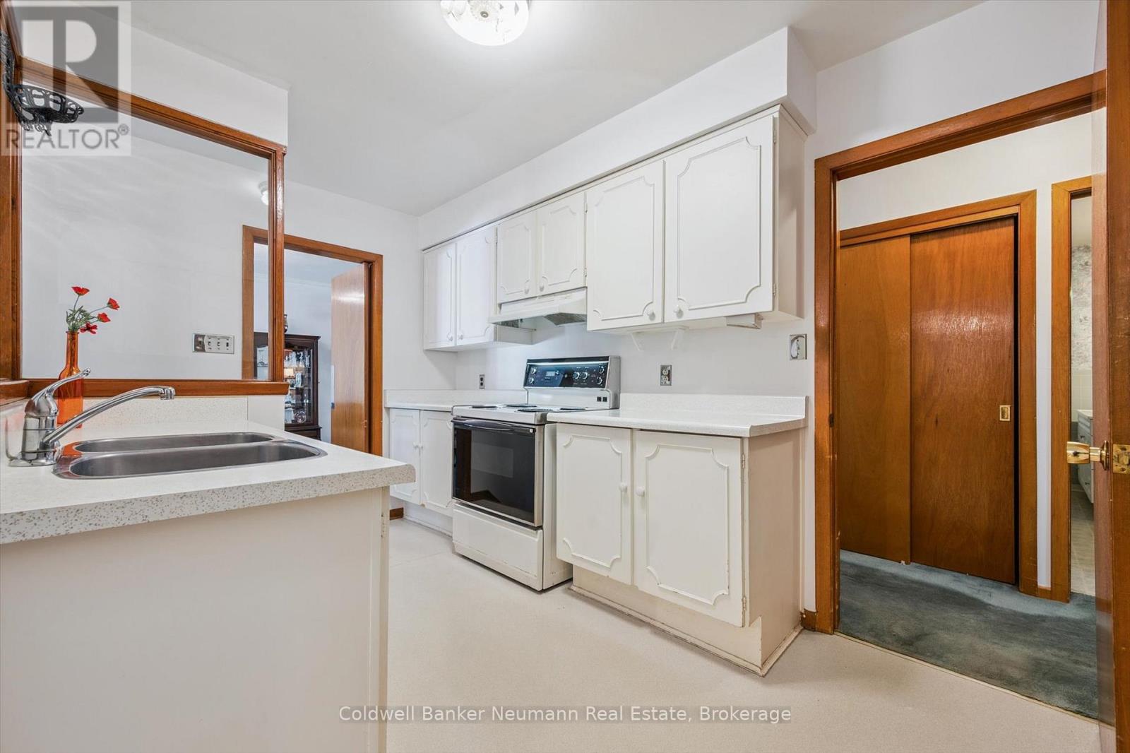25 Oak Street, Guelph, Ontario  N1G 2N1 - Photo 20 - X12480676