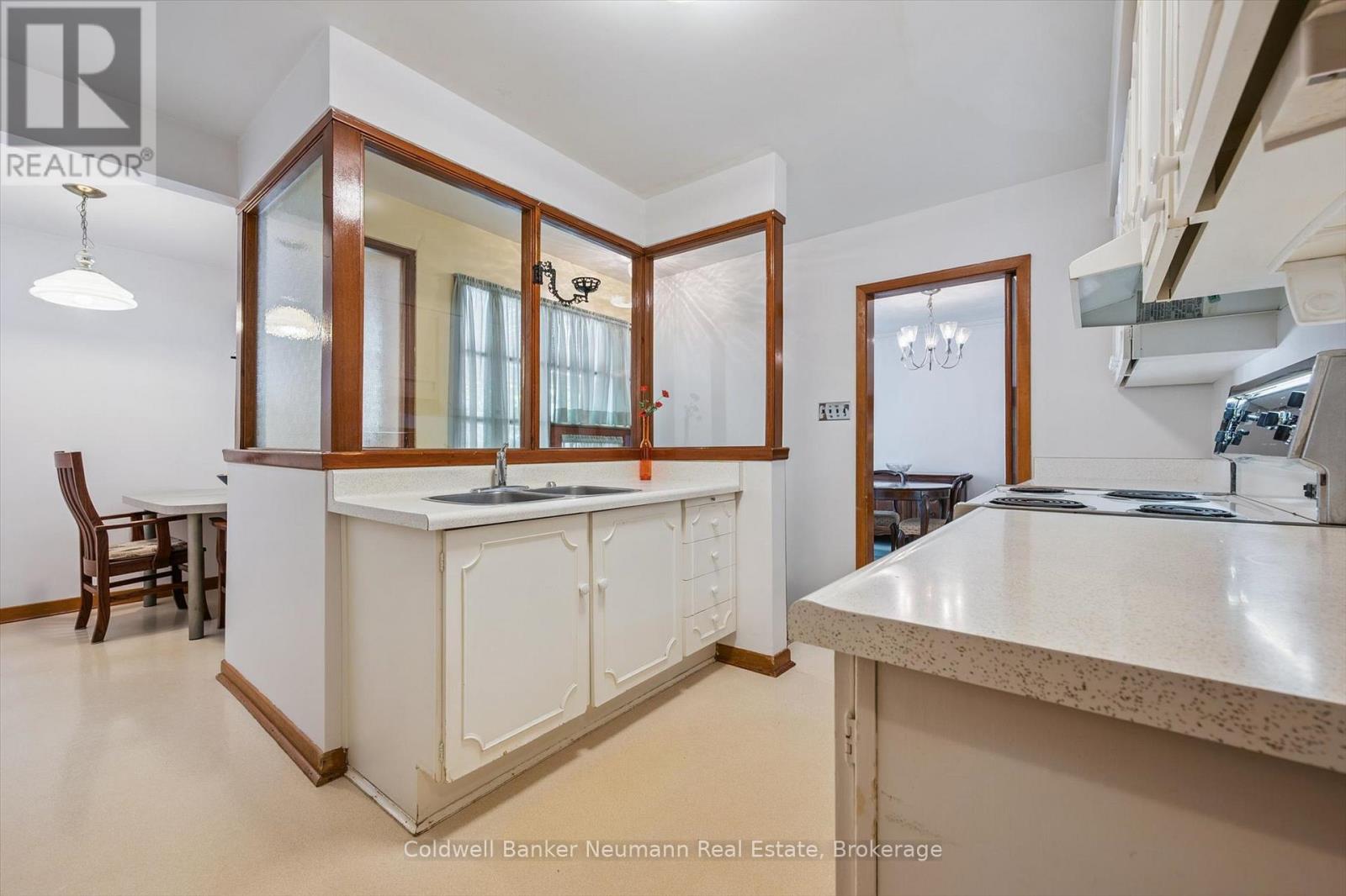 25 Oak Street, Guelph, Ontario  N1G 2N1 - Photo 22 - X12480676