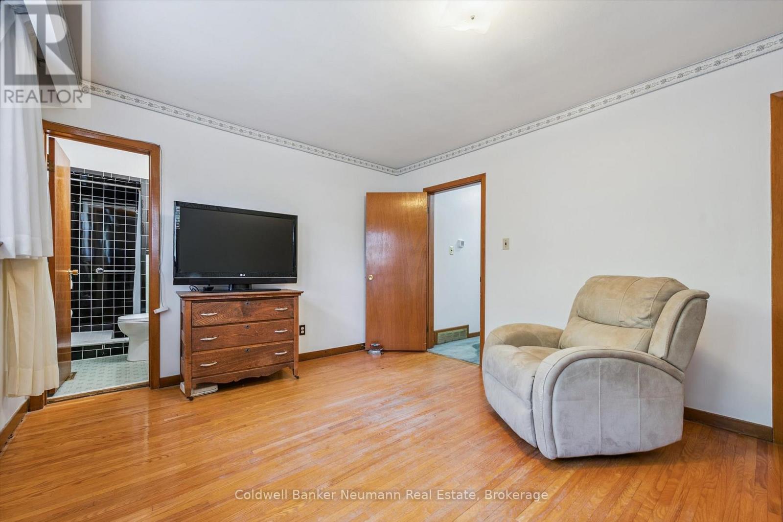 25 Oak Street, Guelph, Ontario  N1G 2N1 - Photo 25 - X12480676