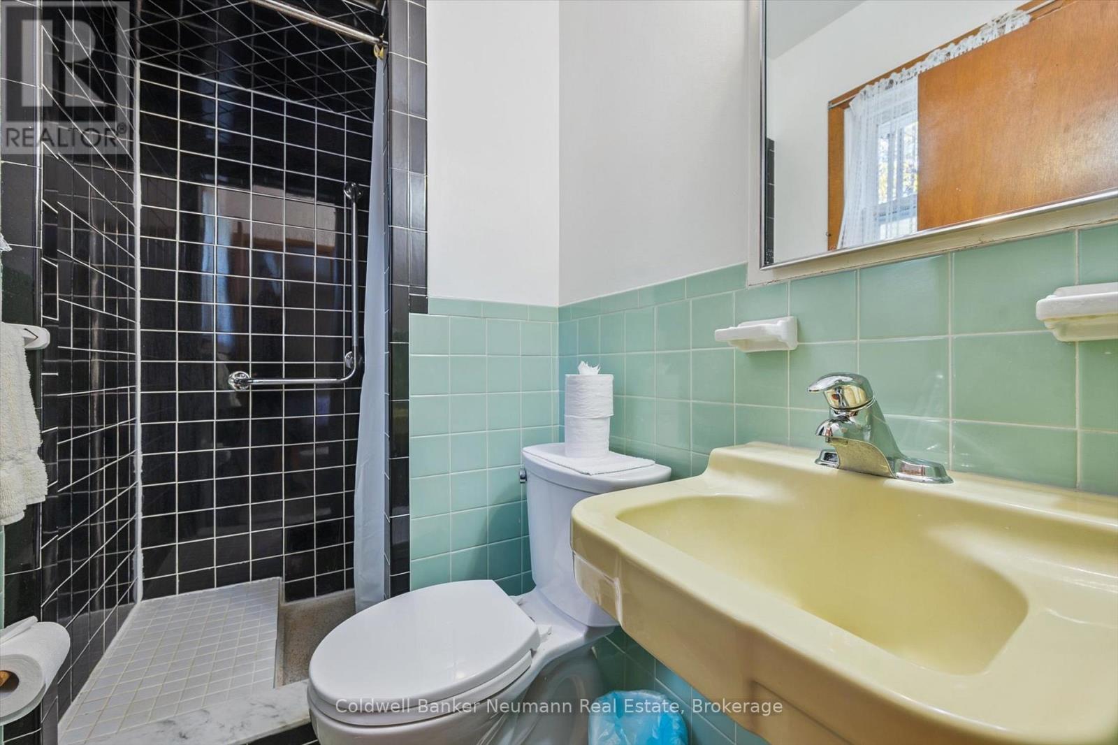 25 Oak Street, Guelph, Ontario  N1G 2N1 - Photo 26 - X12480676