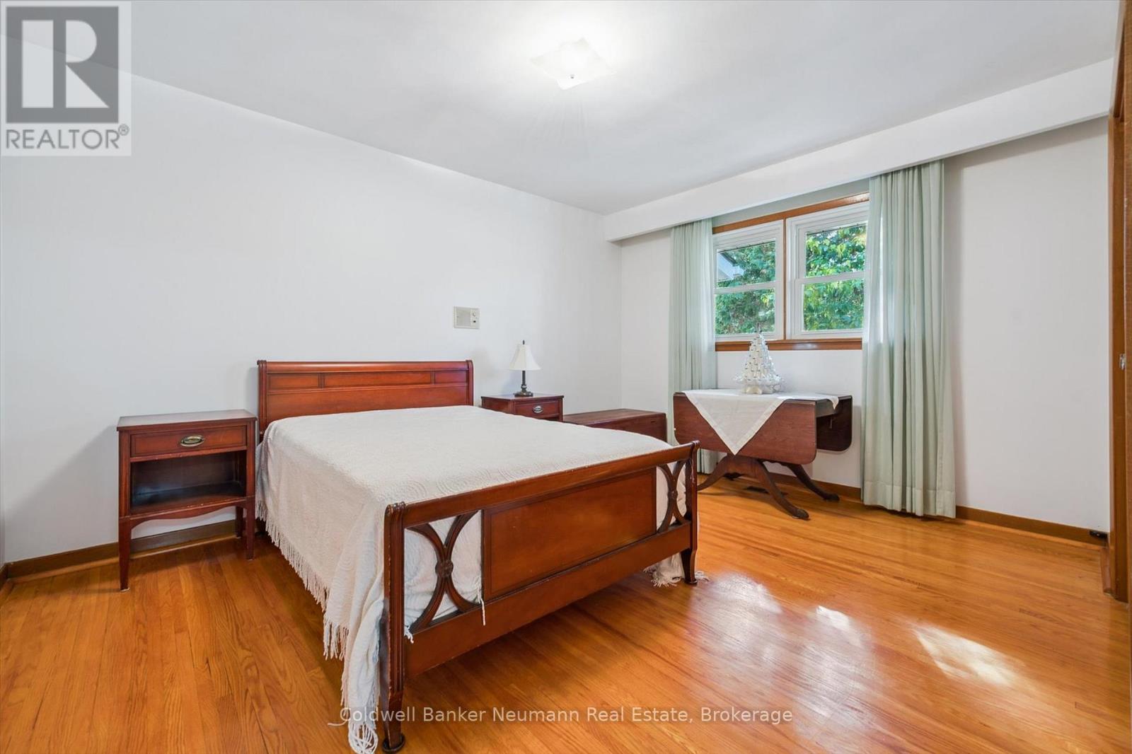 25 Oak Street, Guelph, Ontario  N1G 2N1 - Photo 27 - X12480676