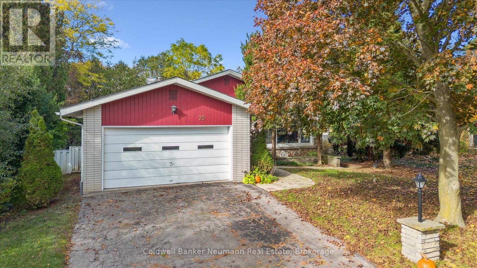 25 Oak Street, Guelph, Ontario  N1G 2N1 - Photo 3 - X12480676