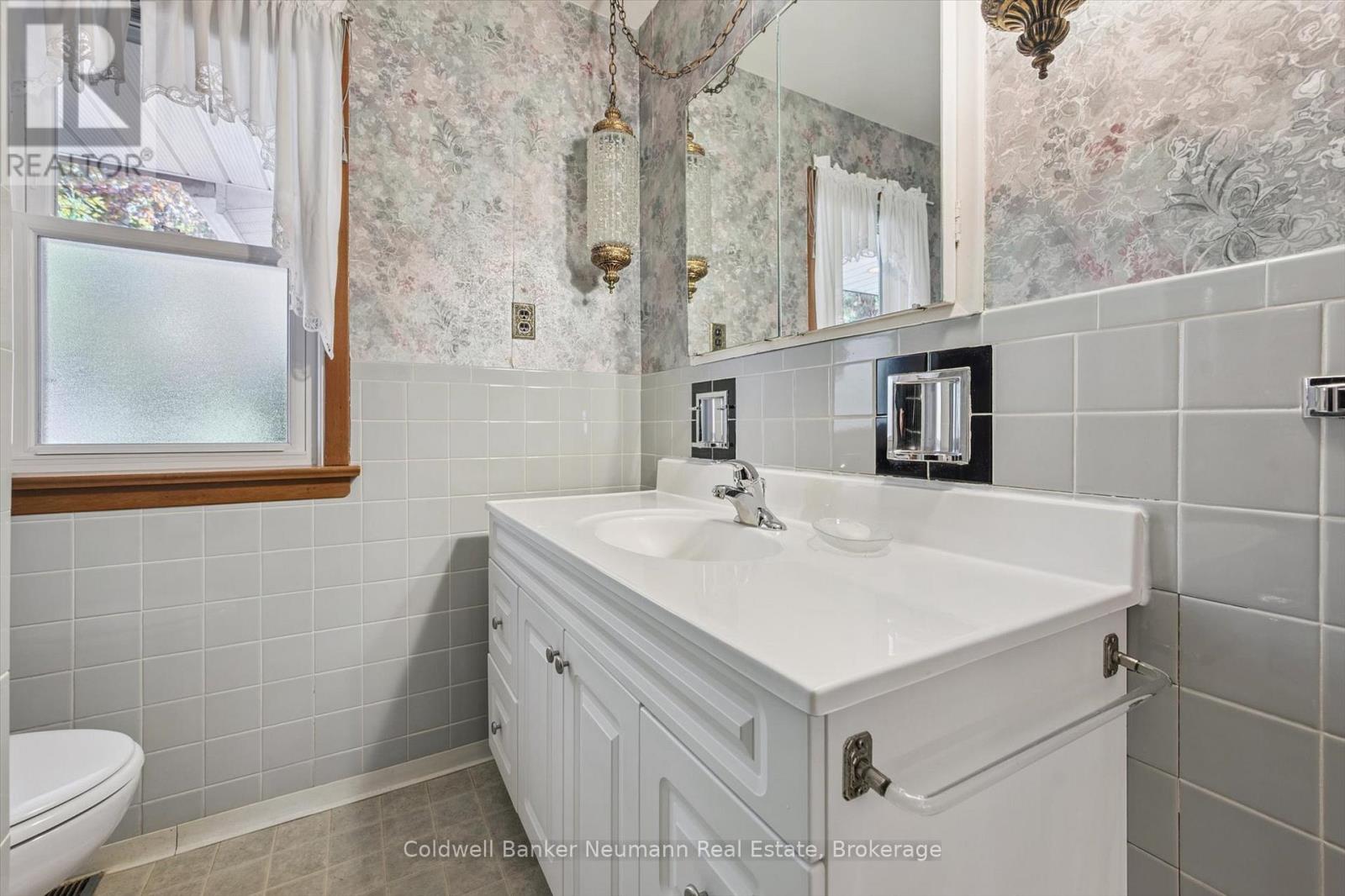 25 Oak Street, Guelph, Ontario  N1G 2N1 - Photo 32 - X12480676