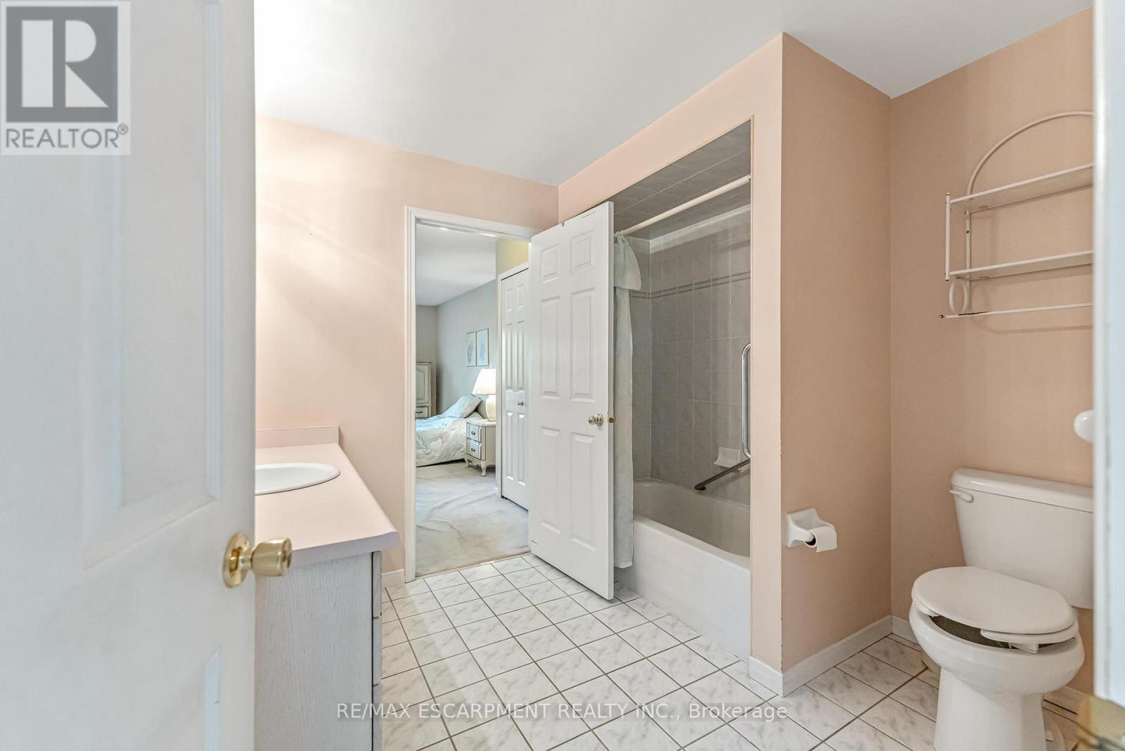 17 - 25 Kitty Murray Lane, Hamilton, Ontario  L9K 1L3 - Photo 8 - X12480491