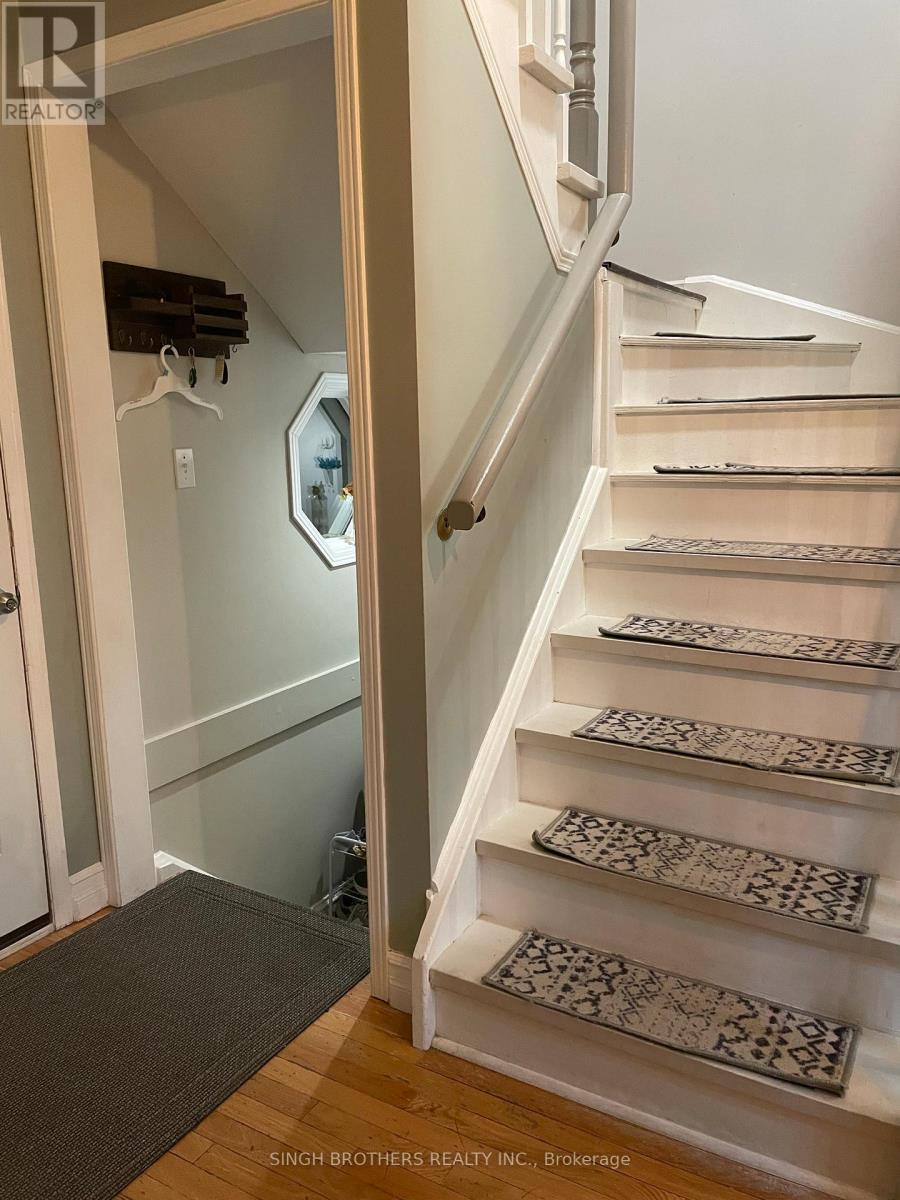 231 Inglis Court S, North Dumfries, Ontario  N0B 1E0 - Photo 13 - X12480504