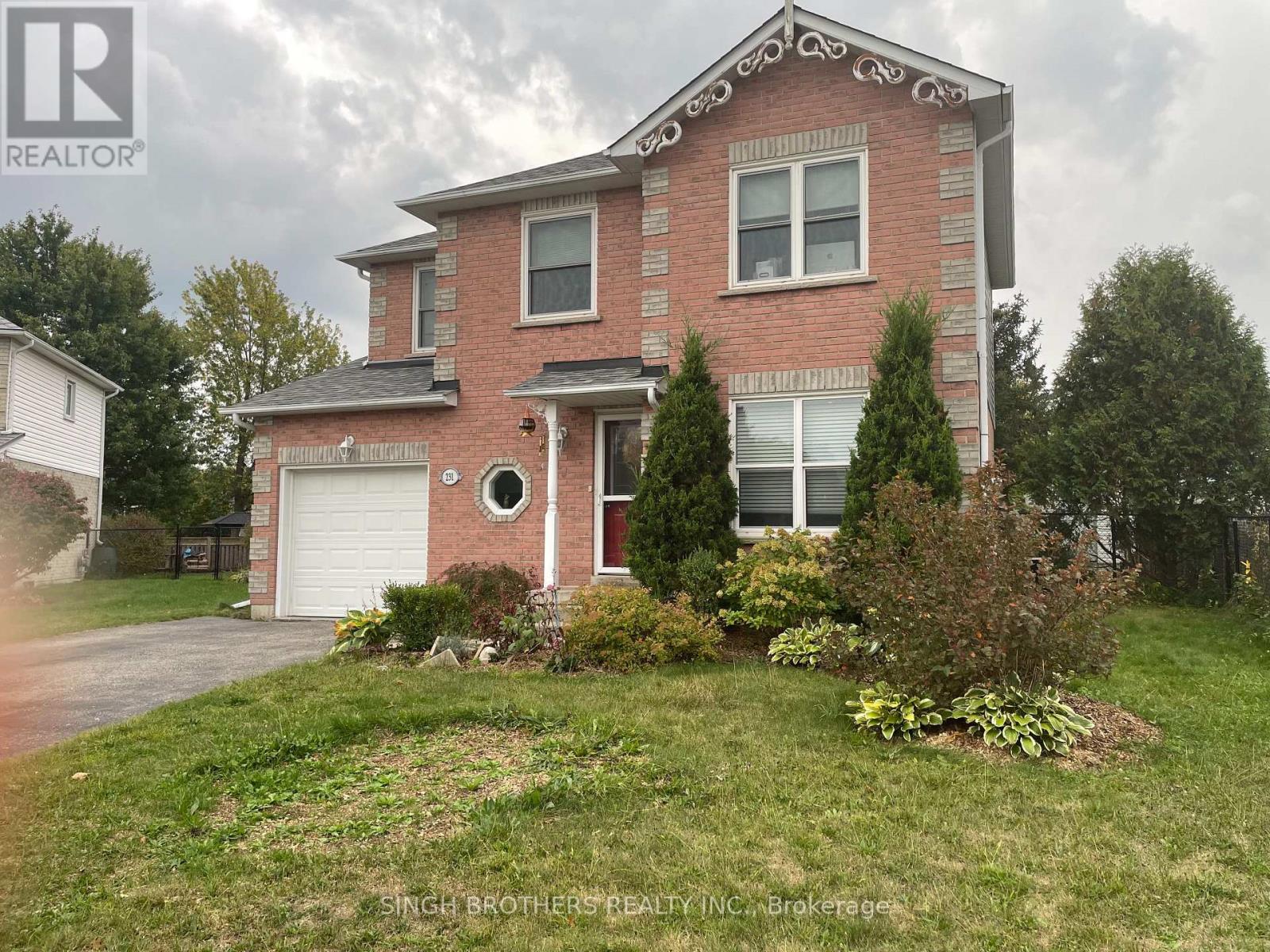 231 Inglis Court S, North Dumfries, Ontario  N0B 1E0 - Photo 2 - X12480504