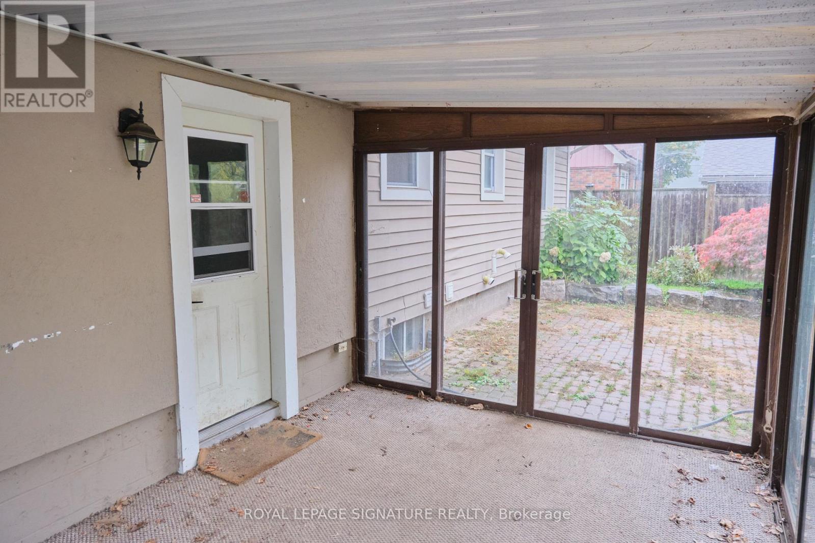 784 South Pelham Road S, Welland, Ontario  L3C 3C8 - Photo 4 - X12480599
