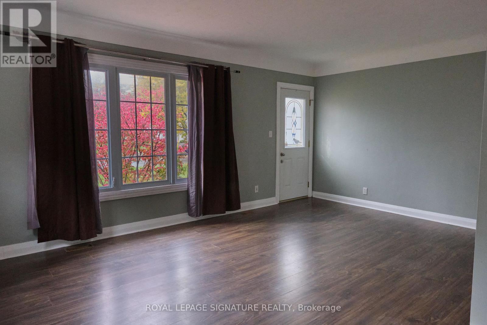 784 South Pelham Road S, Welland, Ontario  L3C 3C8 - Photo 5 - X12480599