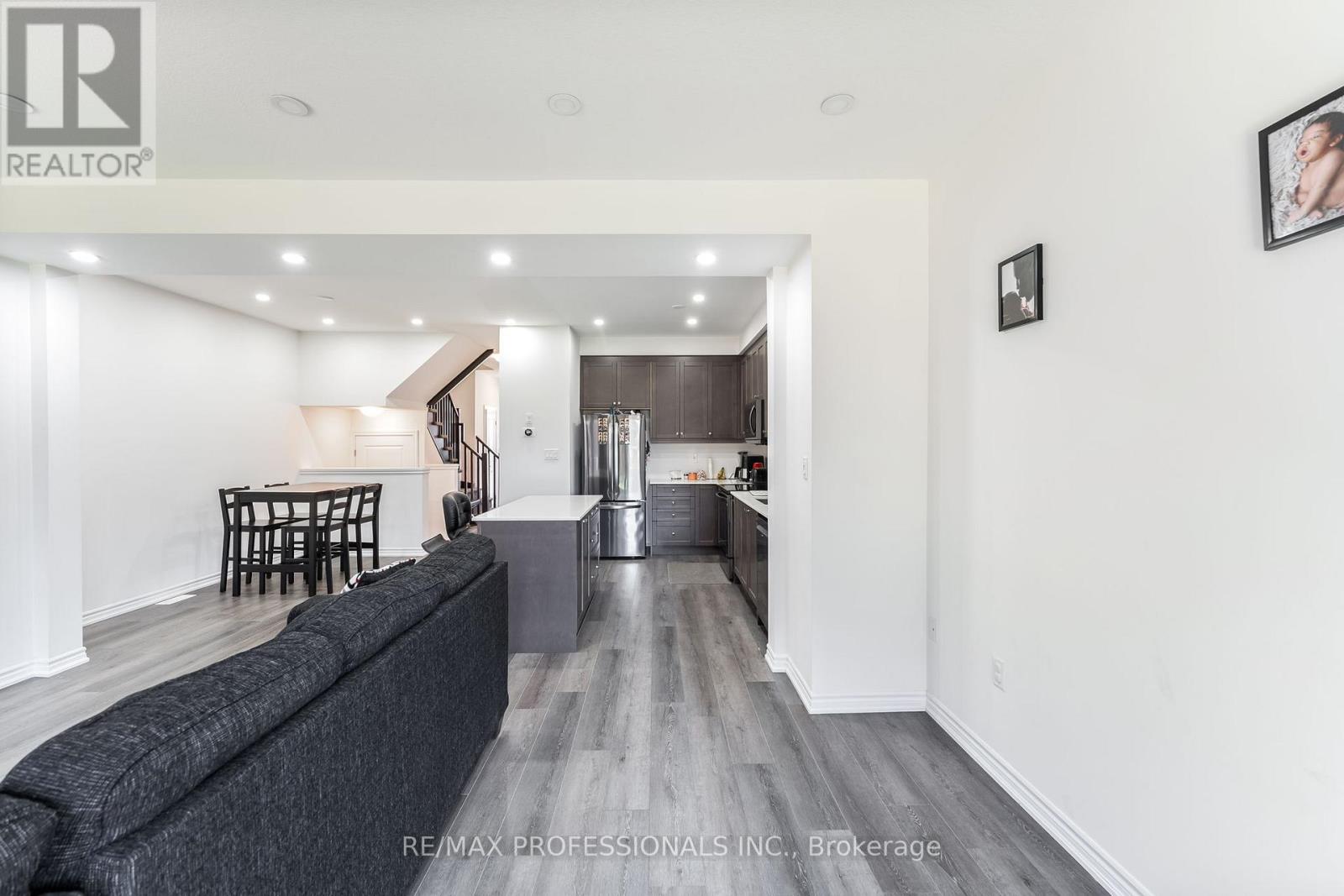 81 Callwood Way, Brantford, Ontario  N3T 0T2 - Photo 7 - X12480614