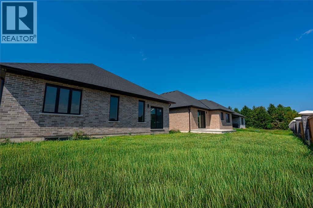 316 Stathis Boulevard, Sarnia, Ontario  N7S 0A8 - Photo 33 - 25023217