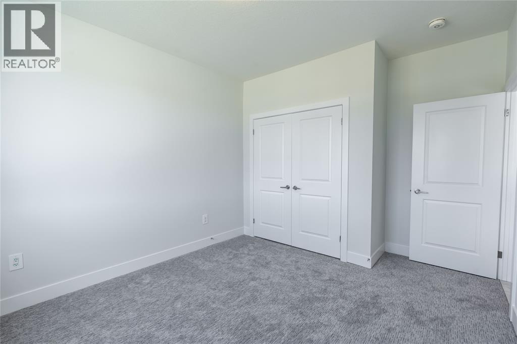 316 Stathis Boulevard, Sarnia, Ontario  N7S 0A8 - Photo 23 - 25023217