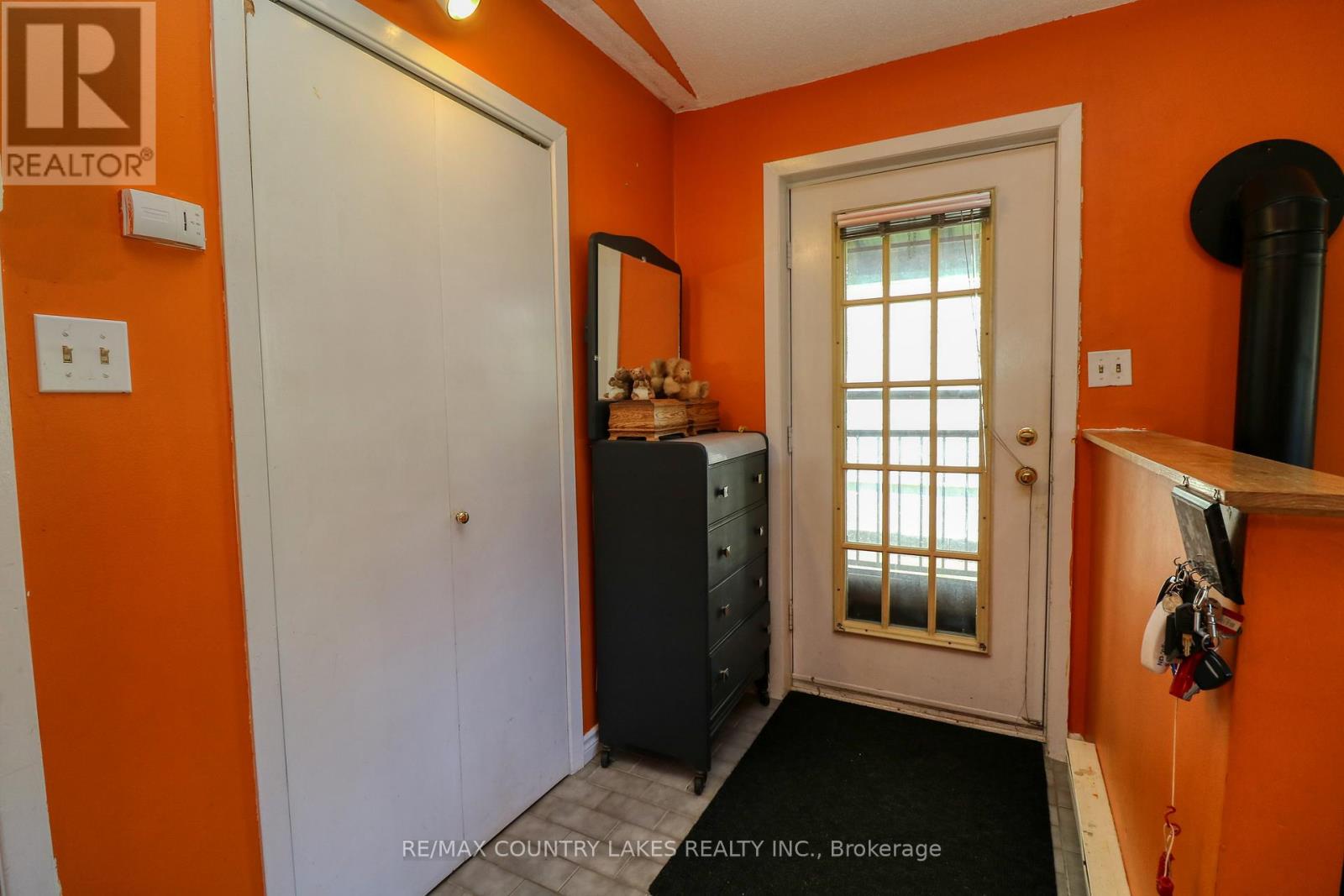 34 Simcoe Road, Ramara, Ontario  L0K 1B0 - Photo 4 - S12444536
