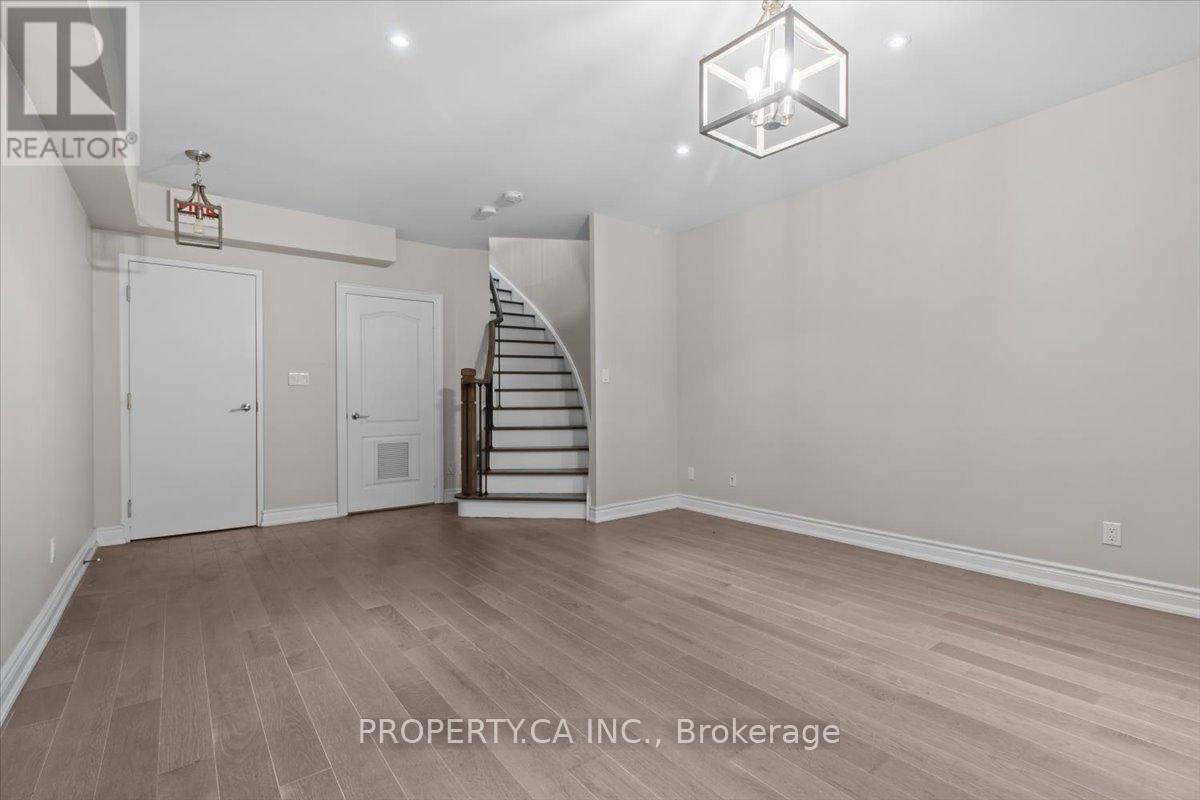 Th7 - 2111 Lake Shore Boulevard W, Toronto, Ontario  M8V 4B2 - Photo 32 - W12471834