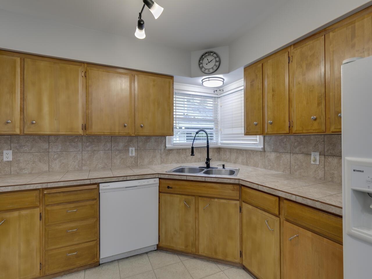33700 3rd Avenue, Mission, British Columbia  V2V 1R2 - Photo 6 - R3061637