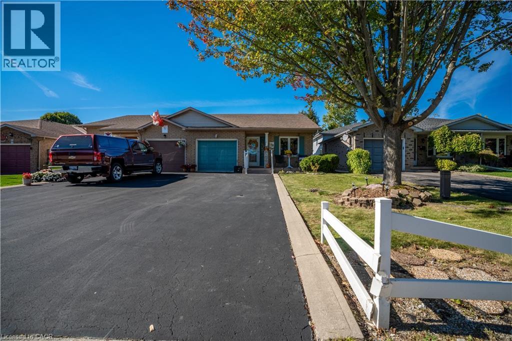 50 Scottacres Boulevard, Caledonia, Ontario  N3W 2K3 - Photo 3 - 40781944