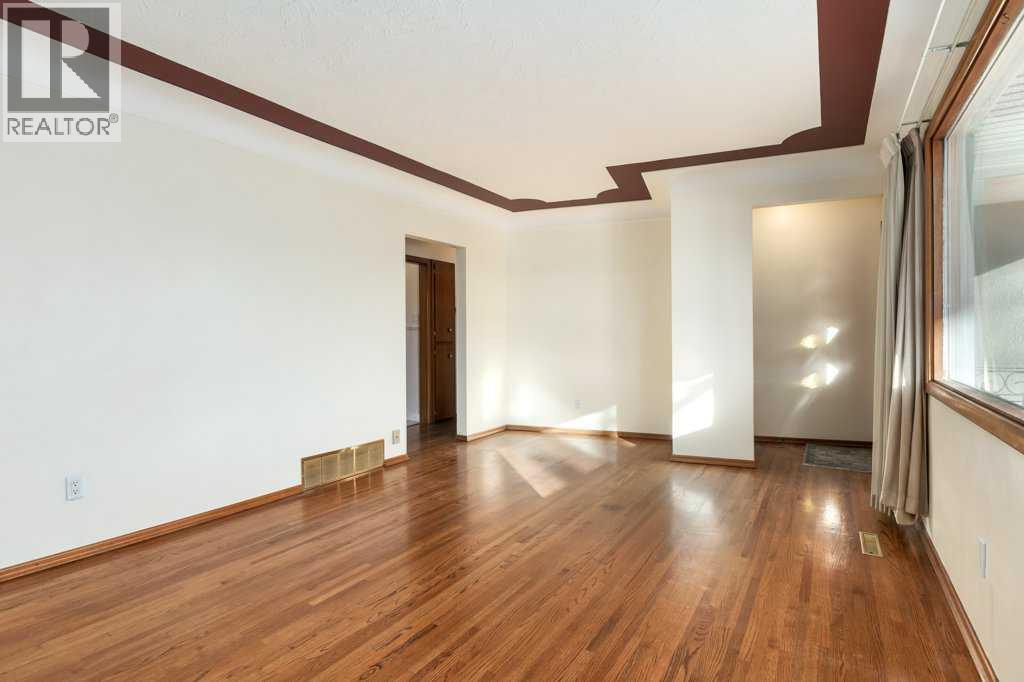 411 10 Street Ne, Calgary, Alberta  T2E 4M2 - Photo 5 - A2266294