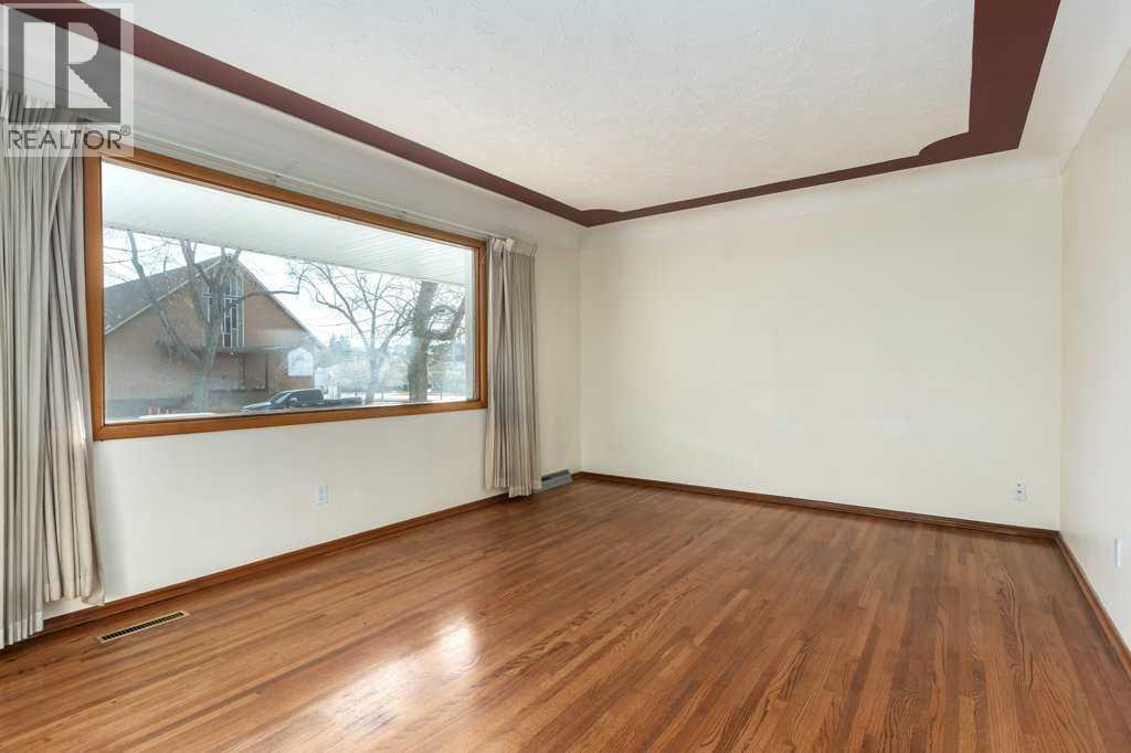 411 10 Street Ne, Calgary, Alberta  T2E 4M2 - Photo 3 - A2266294