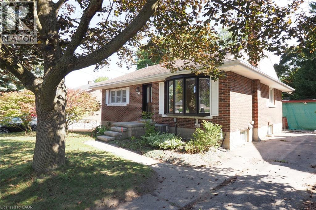 122 Boehmer Street, Kitchener, Ontario  N2H 4N5 - Photo 4 - 40744879