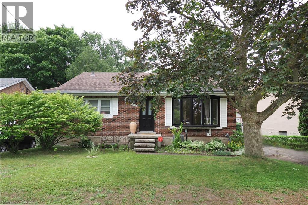 122 Boehmer Street, Kitchener, Ontario  N2H 4N5 - Photo 2 - 40744879