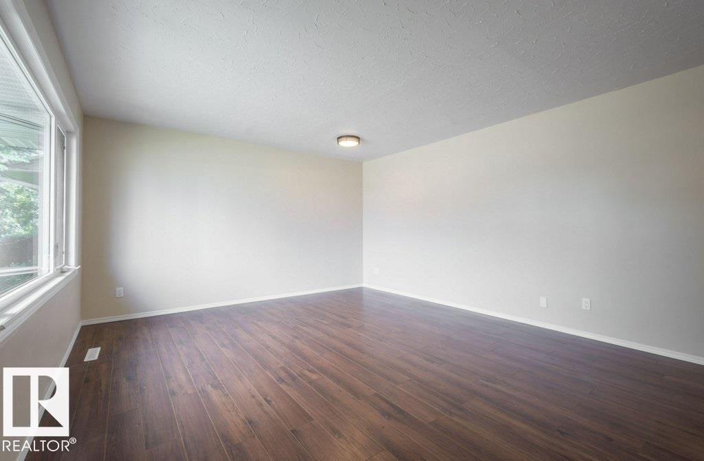 12807 135 Av Nw, Edmonton, Alberta  T5L 3X4 - Photo 4 - E4463315