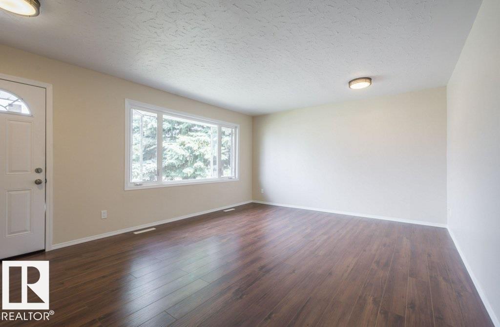 12807 135 Av Nw, Edmonton, Alberta  T5L 3X4 - Photo 5 - E4463315