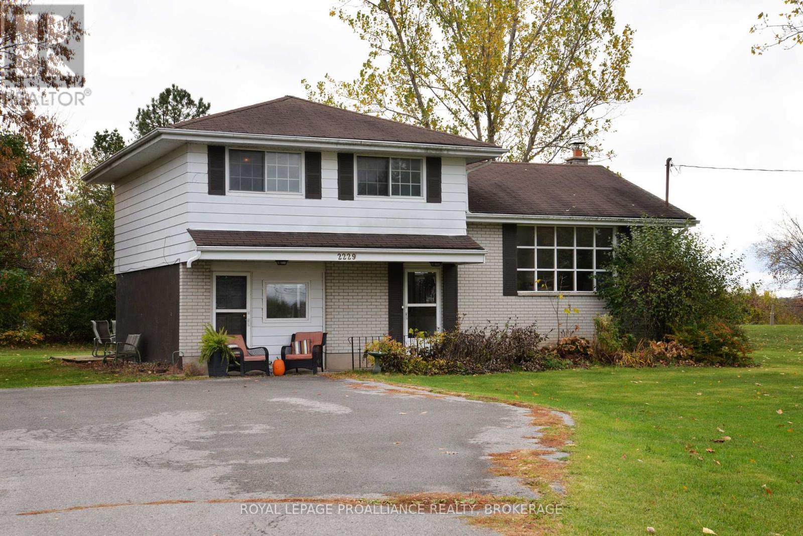 2229 Paul Boulevard N, Kingston (City North Of 401), Ontario  K7L 4V3 - Photo 2 - X12480776