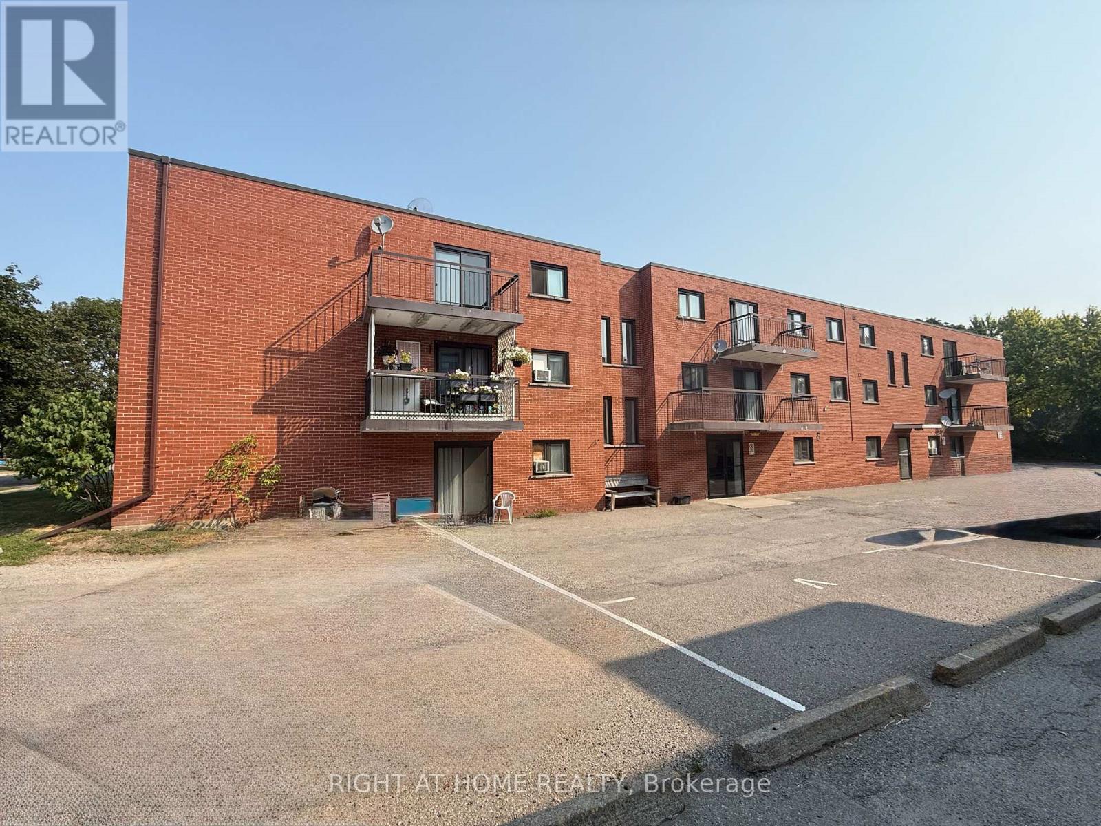 207 - 555 OXFORD STREET, Oshawa, Ontario