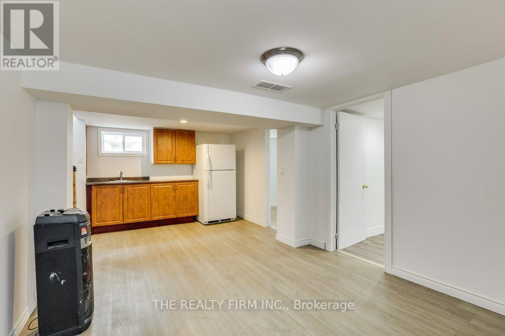 520 Highbury Avenue N, London East (East N), Ontario  N5W 4K7 - Photo 22 - X12480807