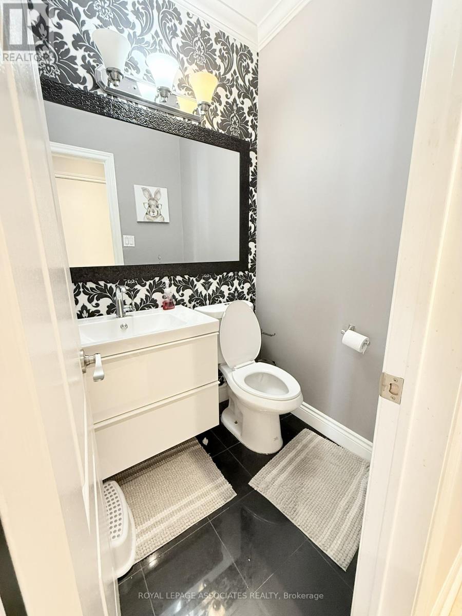 17 Leeward Drive, Brampton, Ontario  L6S 5V6 - Photo 24 - W12474424