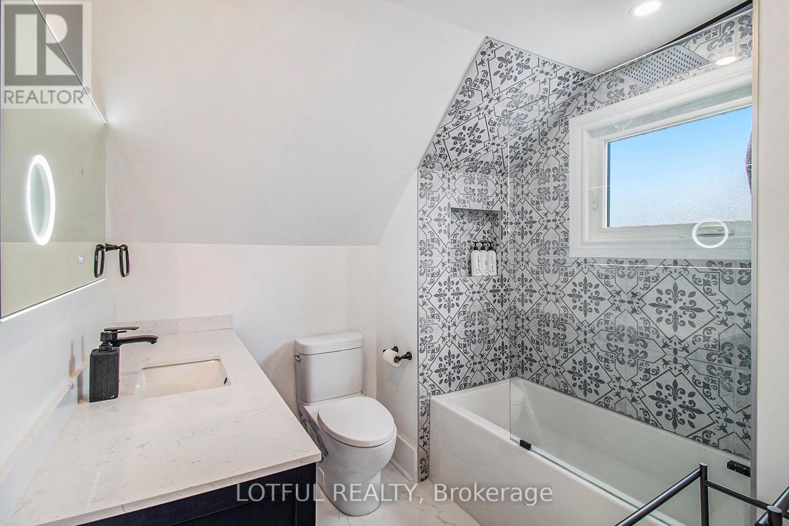 68 Vaughan Street, Ottawa, Ontario  K1M 1X2 - Photo 11 - X12480733