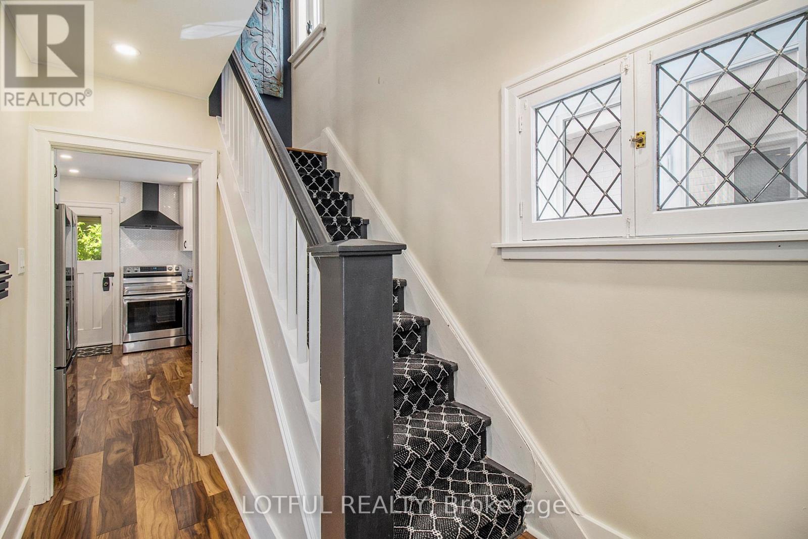 68 Vaughan Street, Ottawa, Ontario  K1M 1X2 - Photo 4 - X12480733