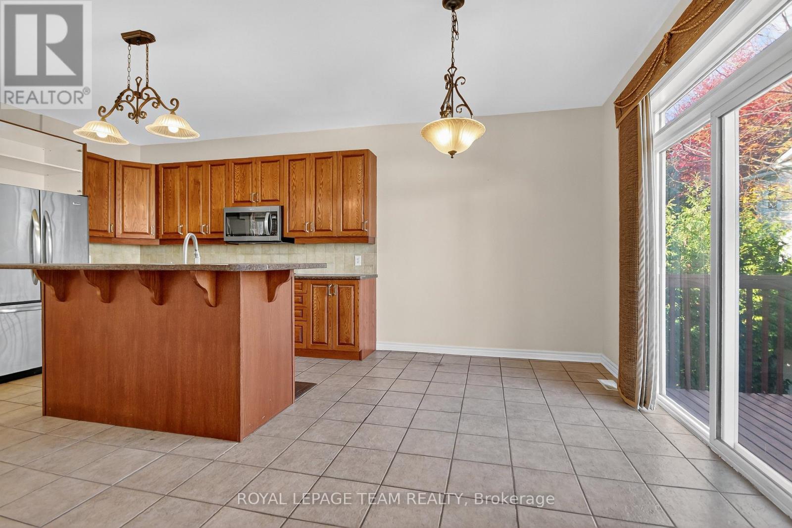 236 Kohilo Crescent, Ottawa, Ontario  K2S 0E6 - Photo 18 - X12480745