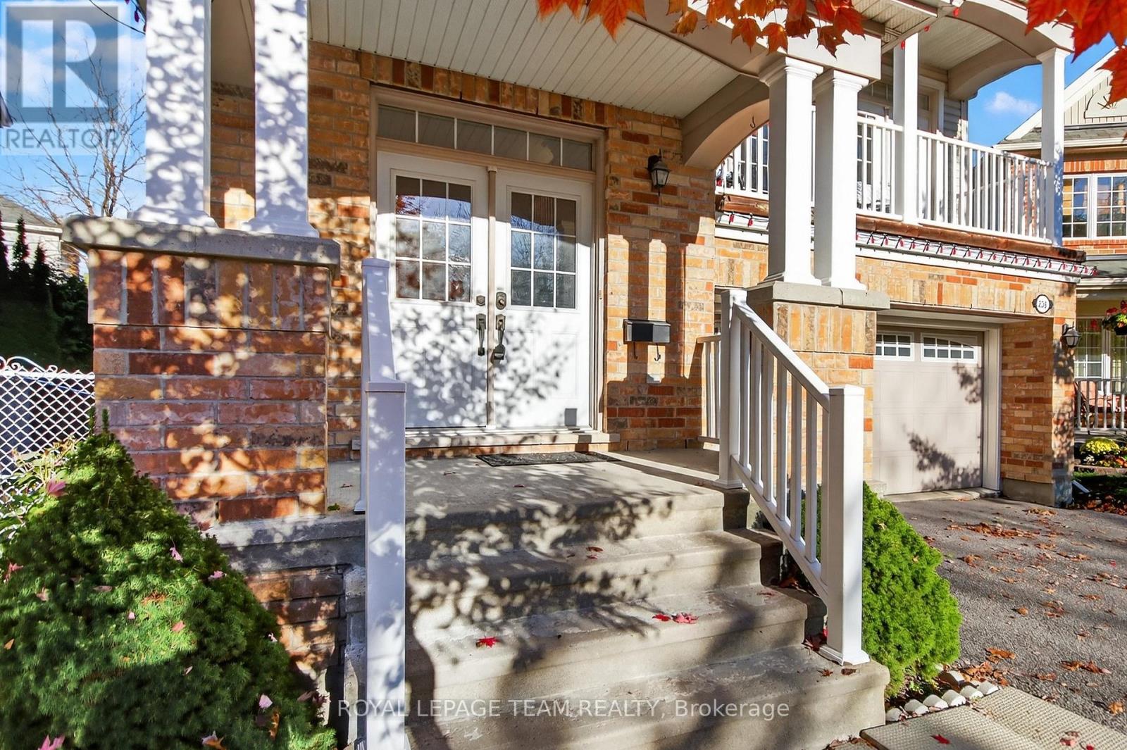 236 Kohilo Crescent, Ottawa, Ontario  K2S 0E6 - Photo 2 - X12480745