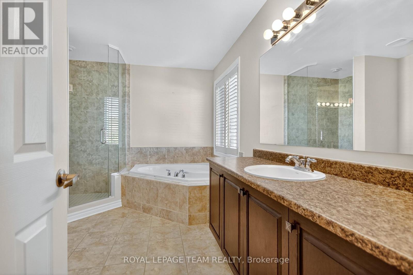 236 Kohilo Crescent, Ottawa, Ontario  K2S 0E6 - Photo 30 - X12480745