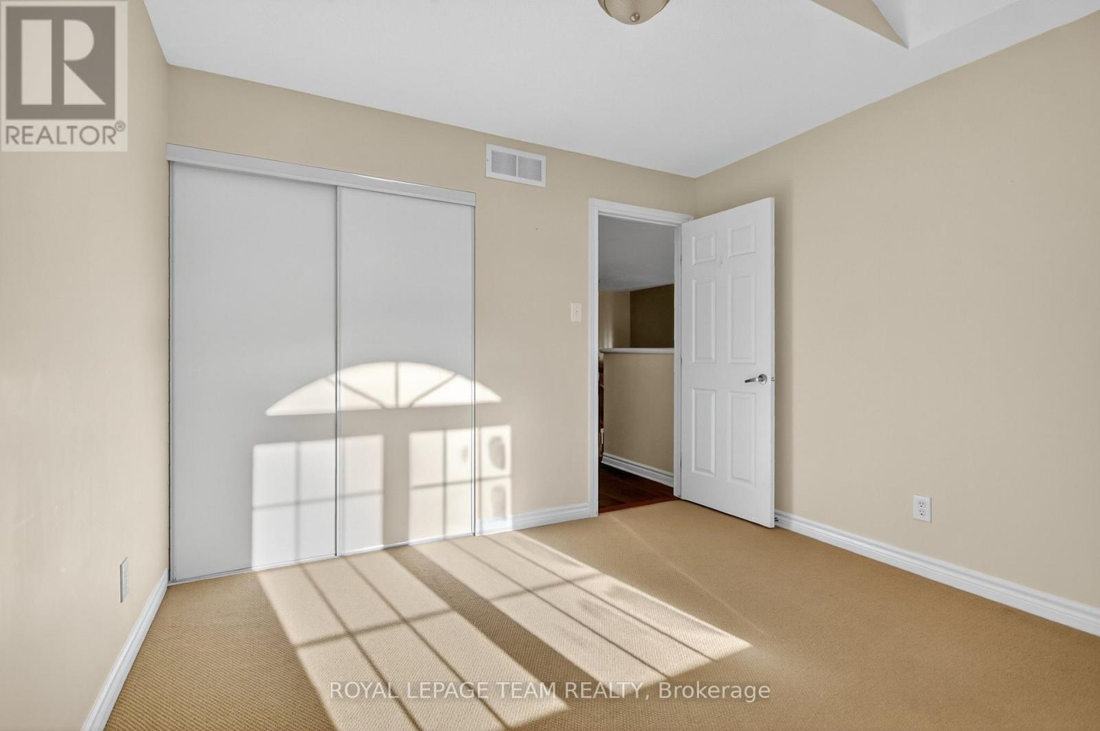 236 Kohilo Crescent, Ottawa, Ontario  K2S 0E6 - Photo 33 - X12480745