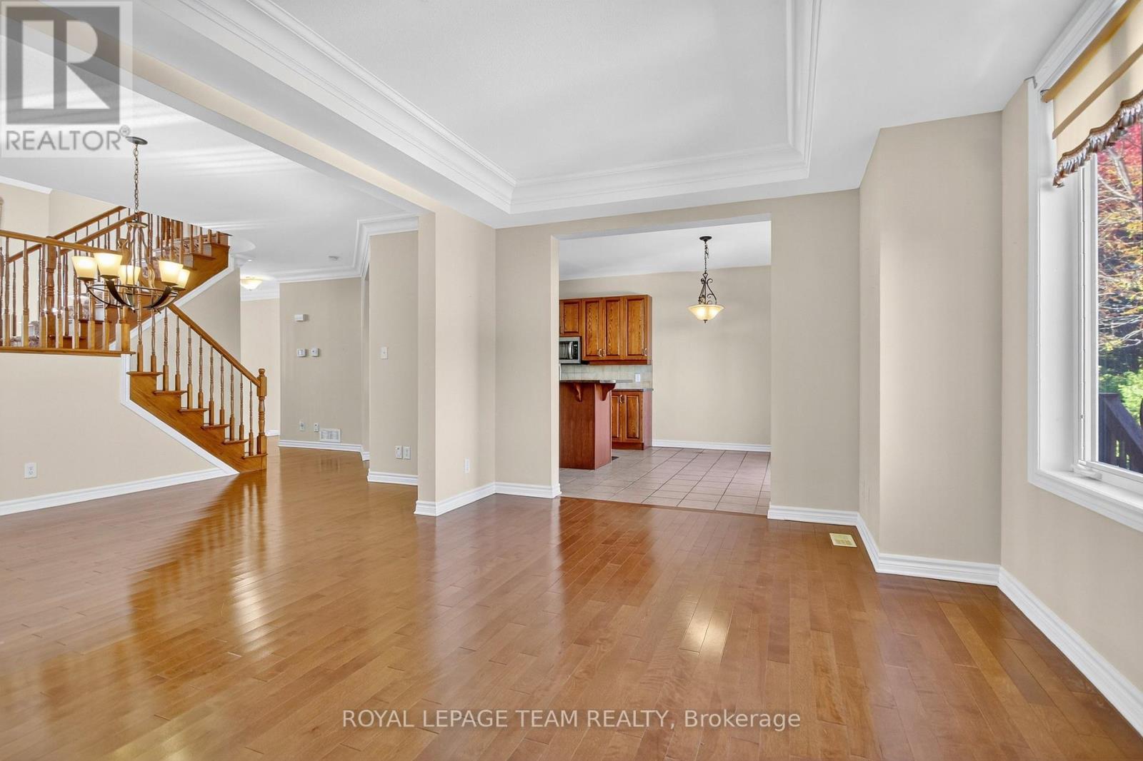 236 Kohilo Crescent, Ottawa, Ontario  K2S 0E6 - Photo 7 - X12480745
