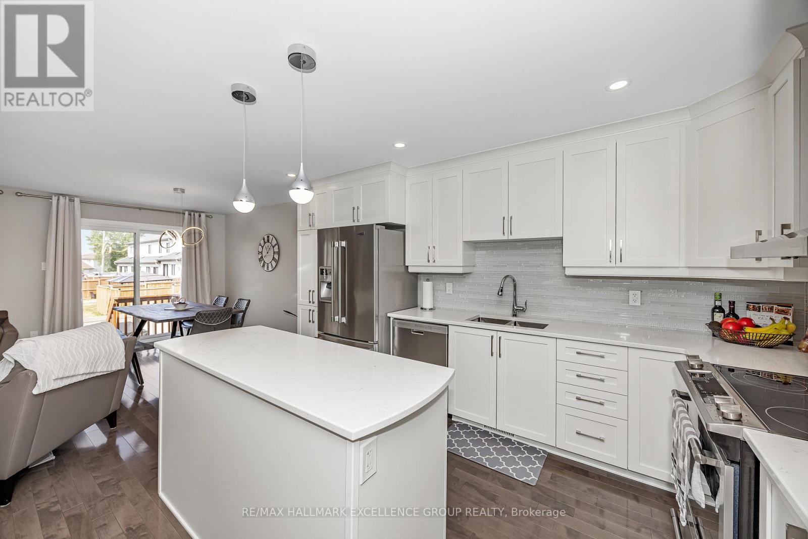 254 Dion Avenue, Clarence-Rockland, Ontario  K4K 0M2 - Photo 12 - X12480756
