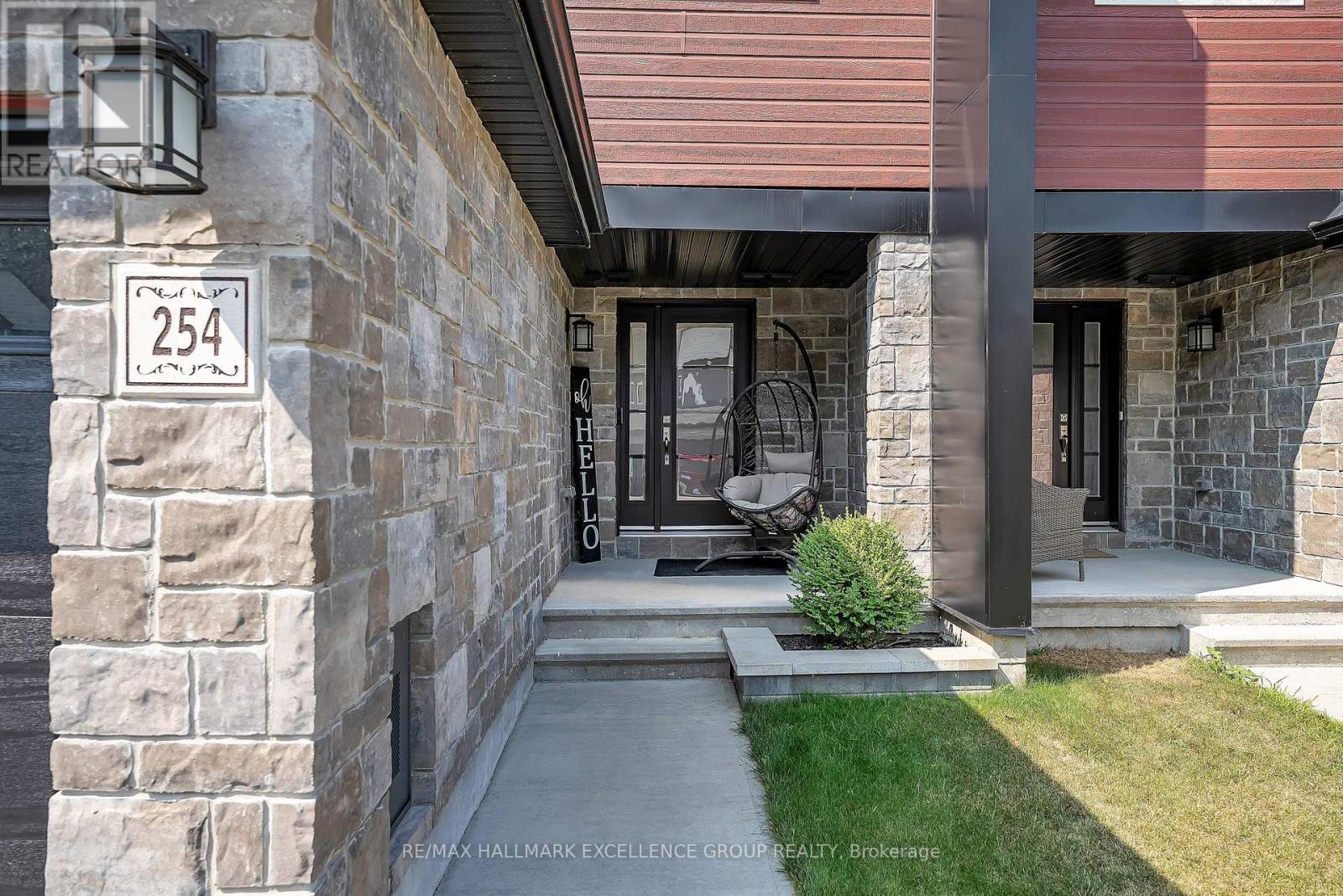254 Dion Avenue, Clarence-Rockland, Ontario  K4K 0M2 - Photo 4 - X12480756