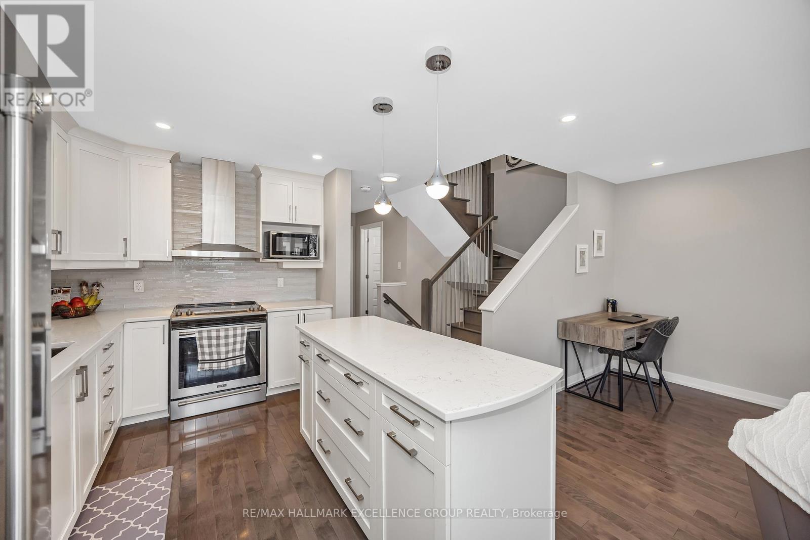 254 Dion Avenue, Clarence-Rockland, Ontario  K4K 0M2 - Photo 9 - X12480756