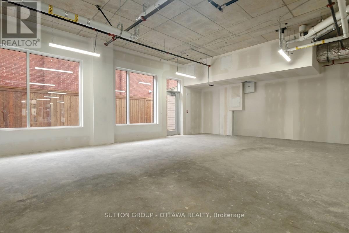 399 Winston Avenue, Ottawa, Ontario  K2A 1Y8 - Photo 18 - X12480803