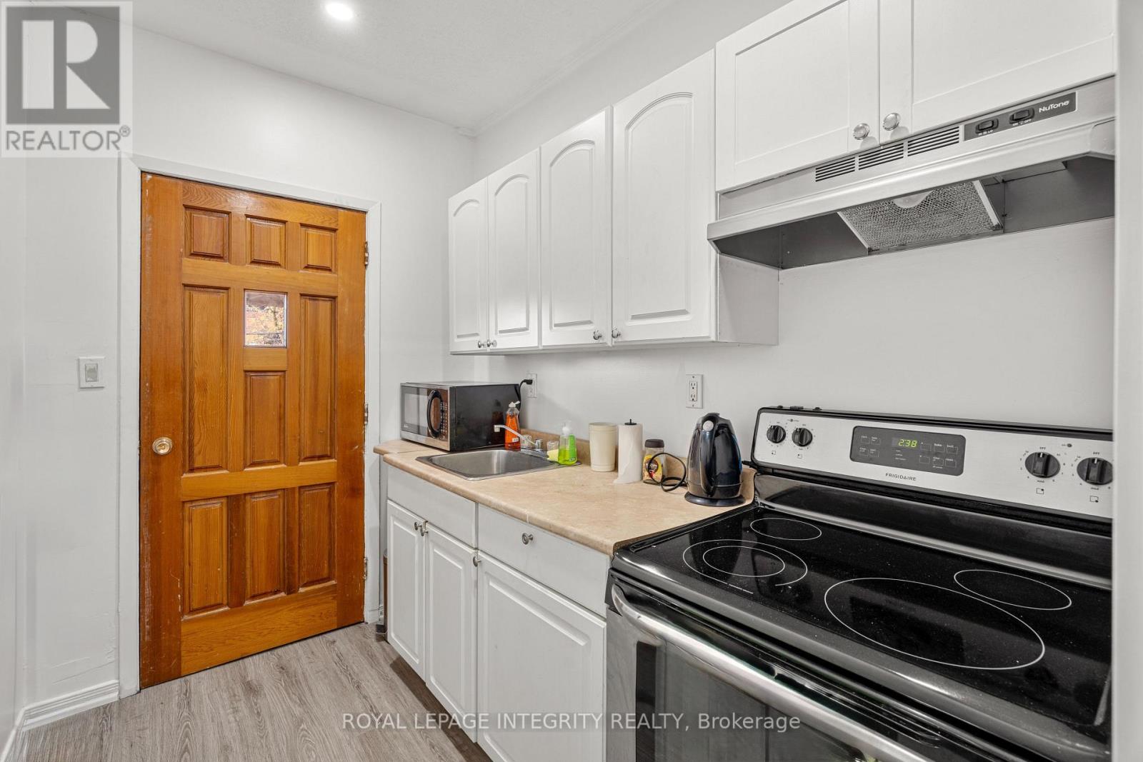 820 Somerset Street W, Ottawa, Ontario  K1R 6R5 - Photo 21 - X12480805