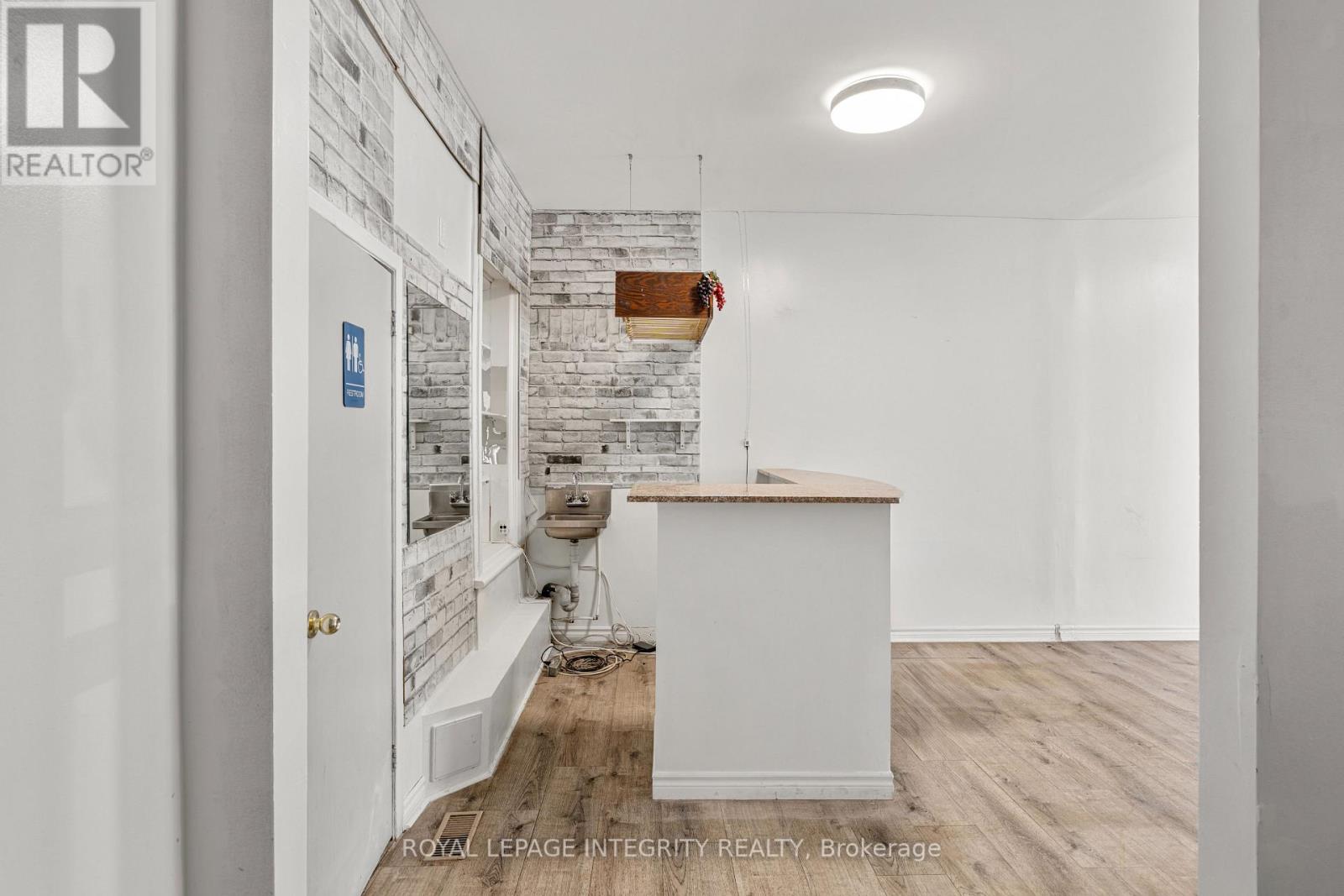 820 Somerset Street W, Ottawa, Ontario  K1R 6R5 - Photo 9 - X12480805