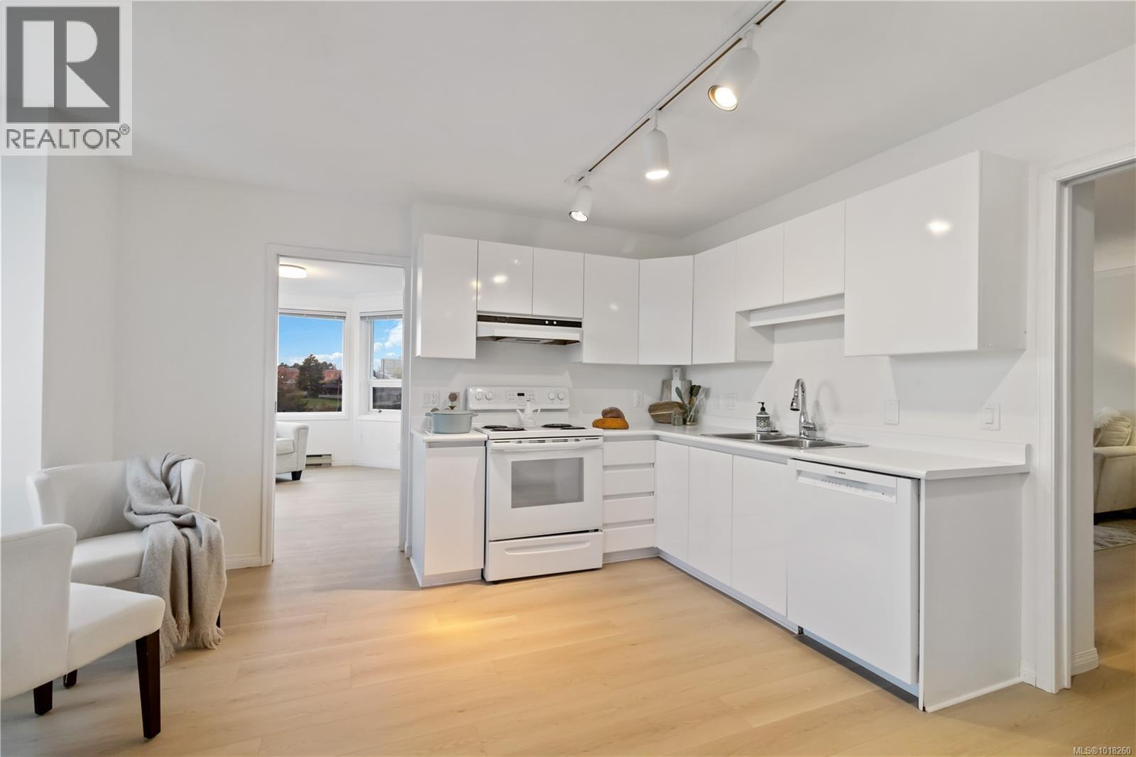 405 11 Cooperage Pl, Victoria, British Columbia  V9A 7J9 - Photo 12 - 1018260