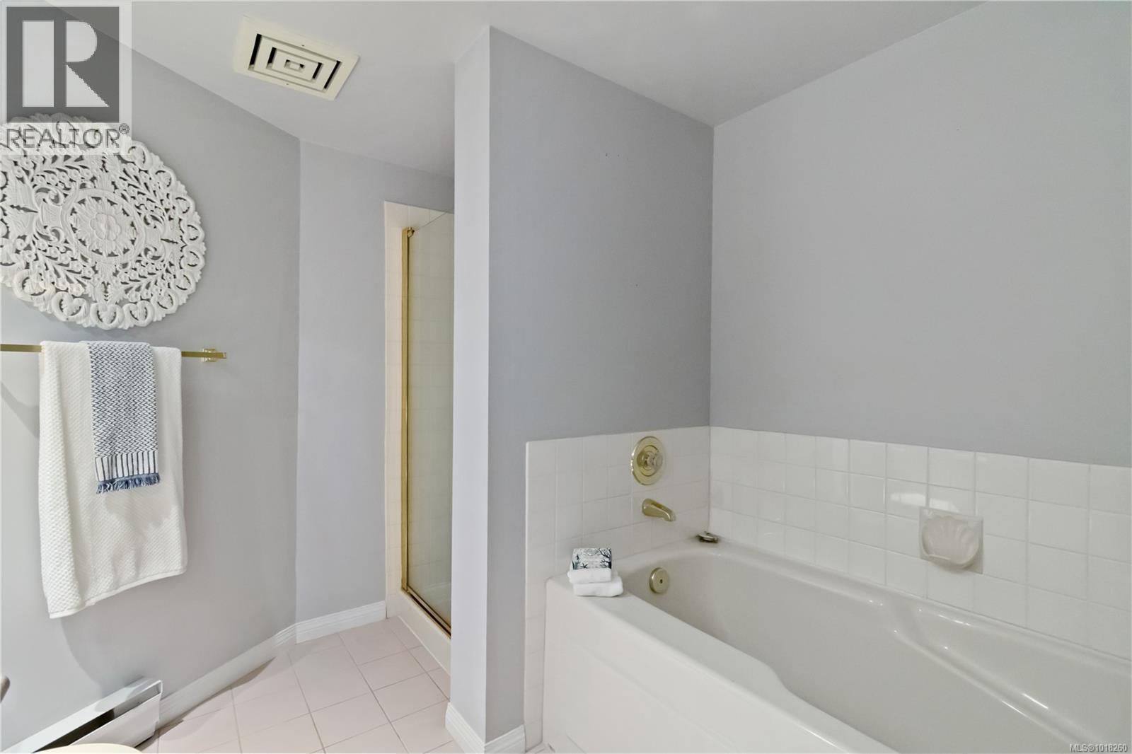 405 11 Cooperage Pl, Victoria, British Columbia  V9A 7J9 - Photo 18 - 1018260