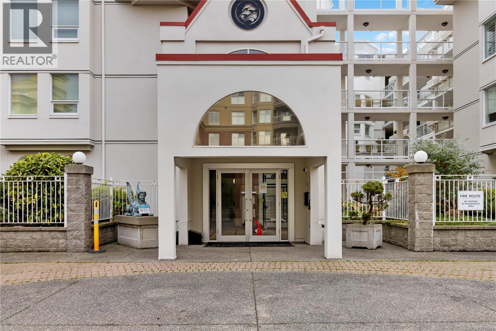 405 11 Cooperage Pl, Victoria, British Columbia  V9A 7J9 - Photo 2 - 1018260